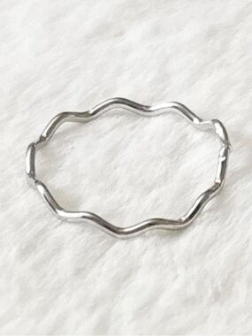 5/$15 🩷 MUST BUNDLE Silver Wavy Stackable Ring - Women Jewelry